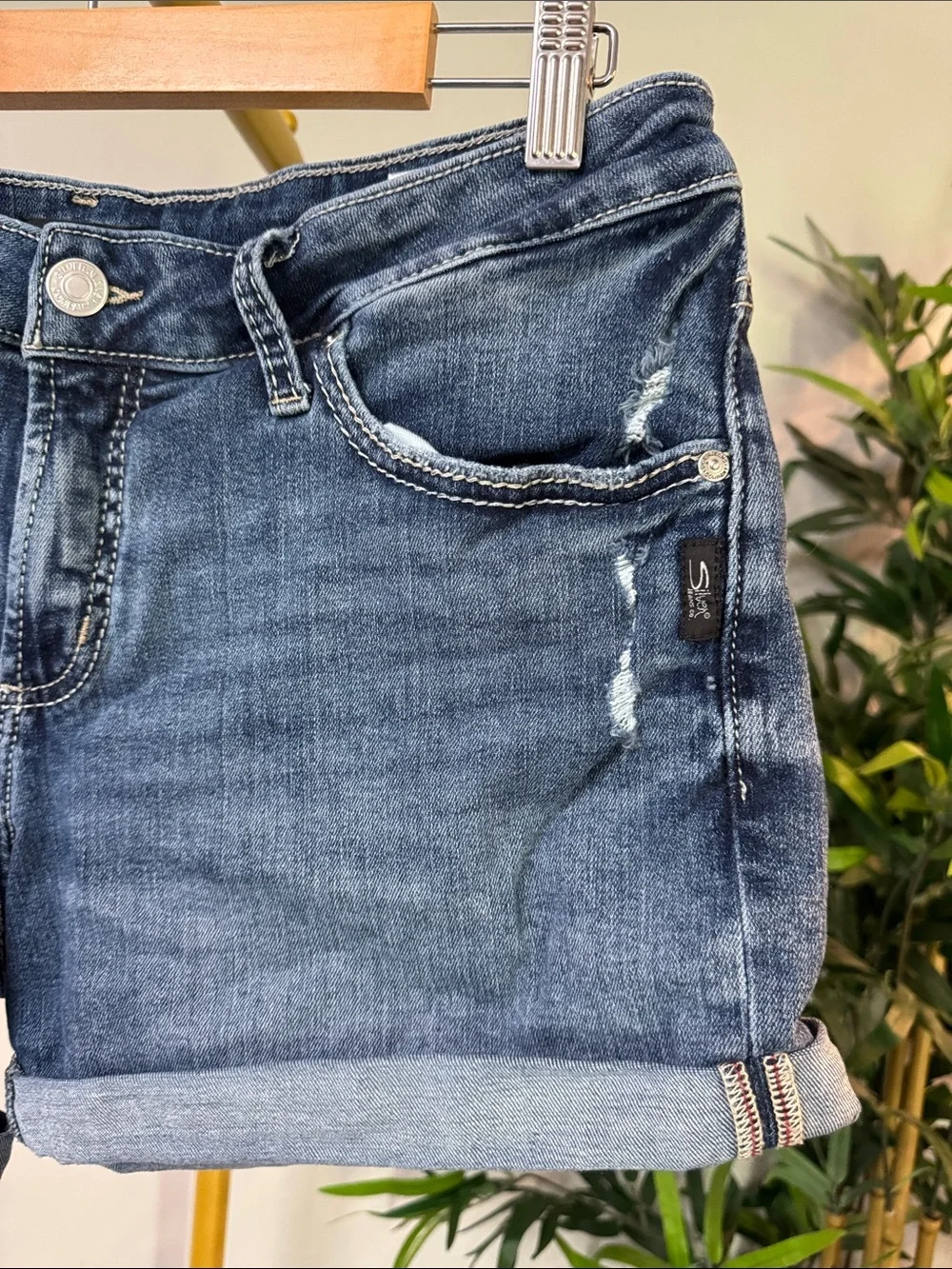 Silver Jeans Blue Denim Rolled-Hem Shorts EUC 31